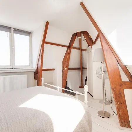 Prinsengracht Canal Apartment